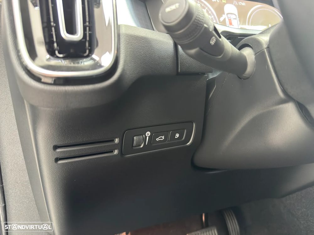 Volvo XC 40 1.5 T5 PHEV Inscription Expression — fotografia 16