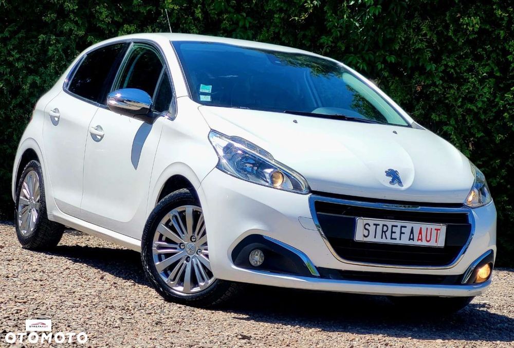 Peugeot 208 - 10