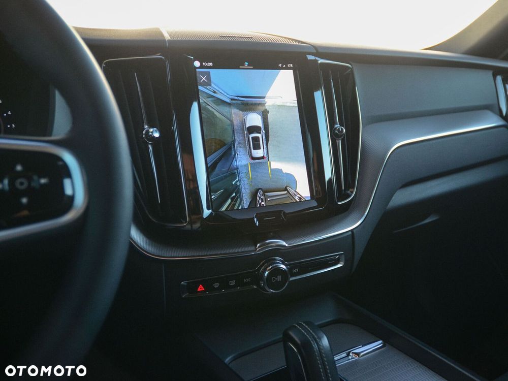 Volvo XC 60 B4 D AWD Plus Dark - 30