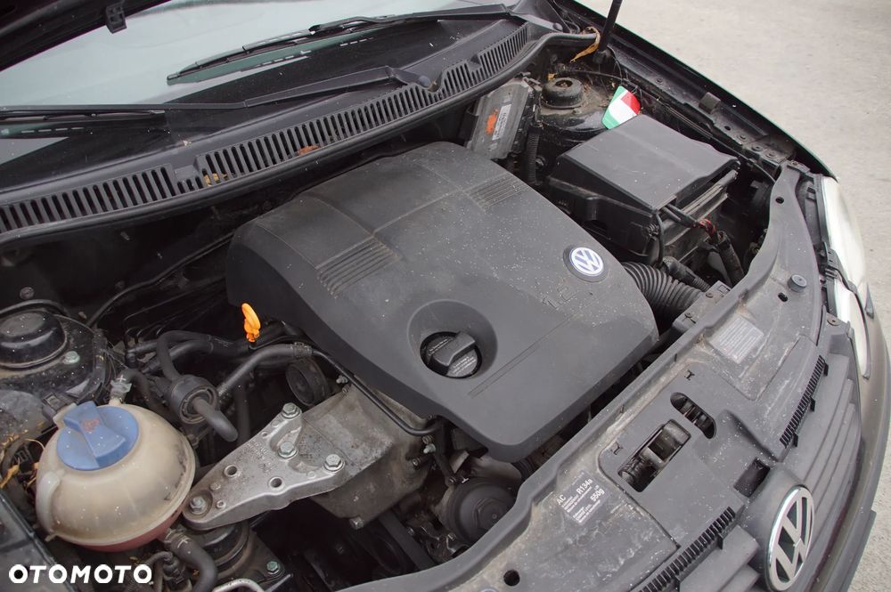 Auto na części - Volkswagen Polo IV 9N 1.2 6V 54 KM AWY GER L041 2002R Silnik Skrzynia Klapa Maska Błotnik Drzwi Szyba Sterownik Moduł Licznik Deska Kokpit Kierownica - 17