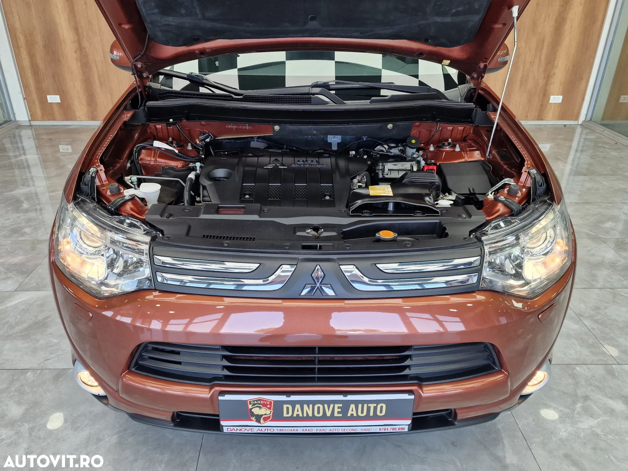 Mitsubishi Outlander - 27