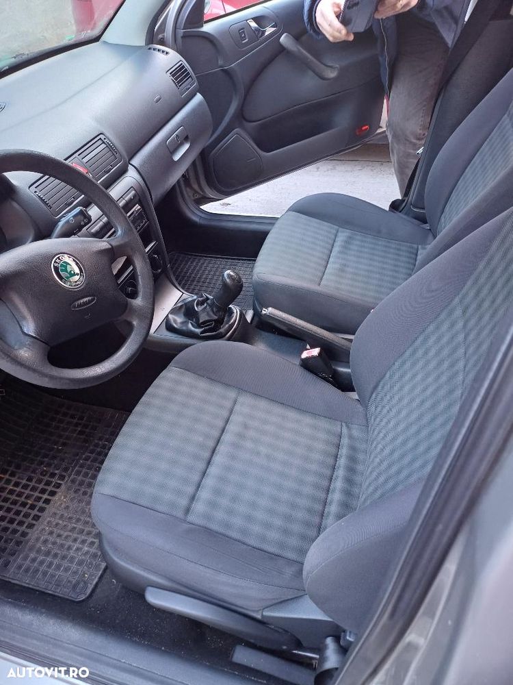 Skoda Octavia Tour 1.6 - 4