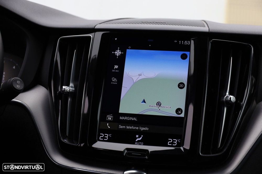 Volvo XC 60 2.0 B4 Plus Dark - 16