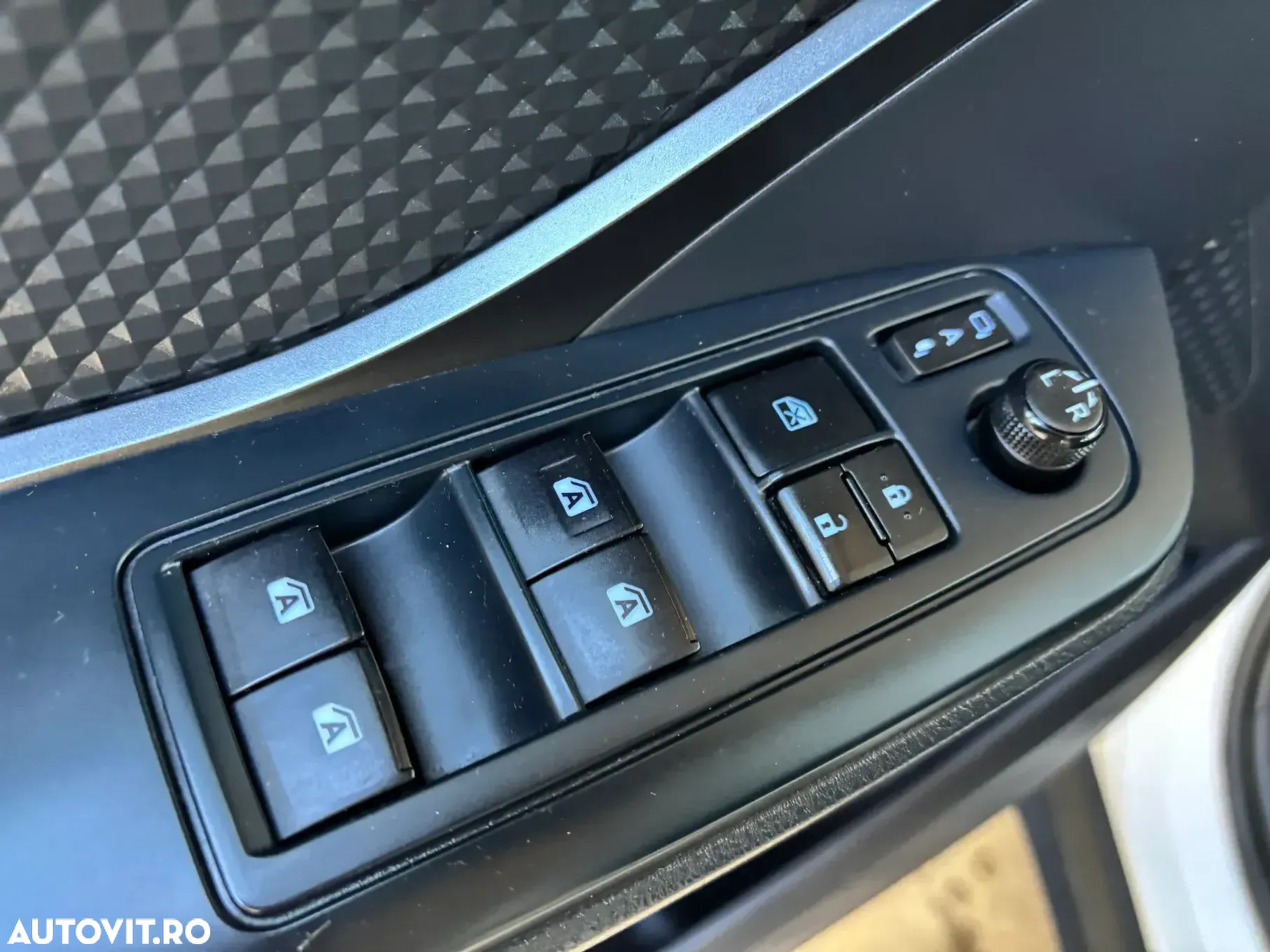 Toyota C-HR Hybrid Business-Edition - 23