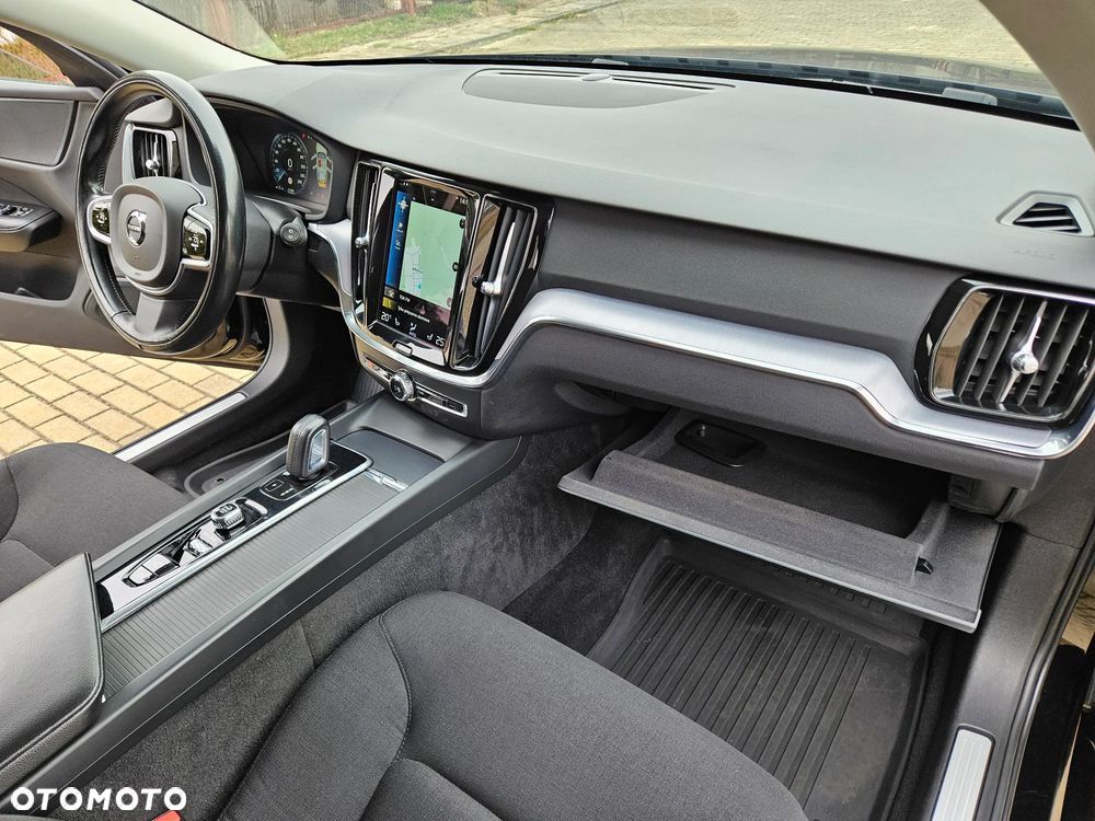 Volvo V60 D4 Momentum Pro - 31