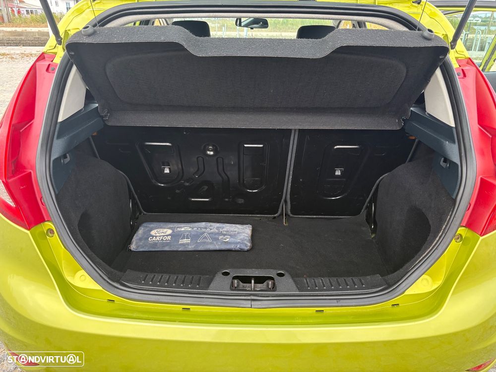 Ford Fiesta 1.4 TDCI Titanium - 19
