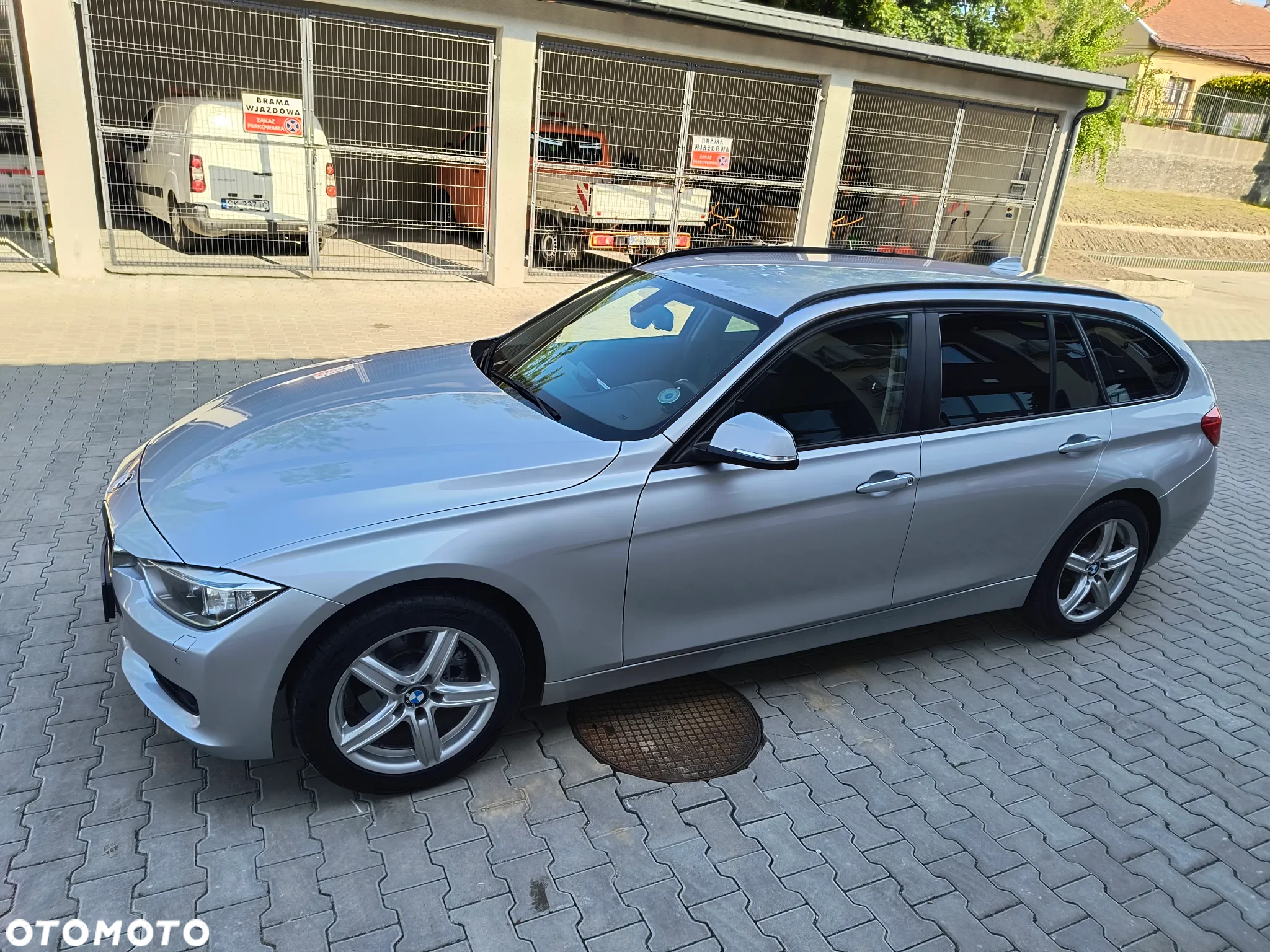 BMW Seria 3 320d DPF Touring - 19
