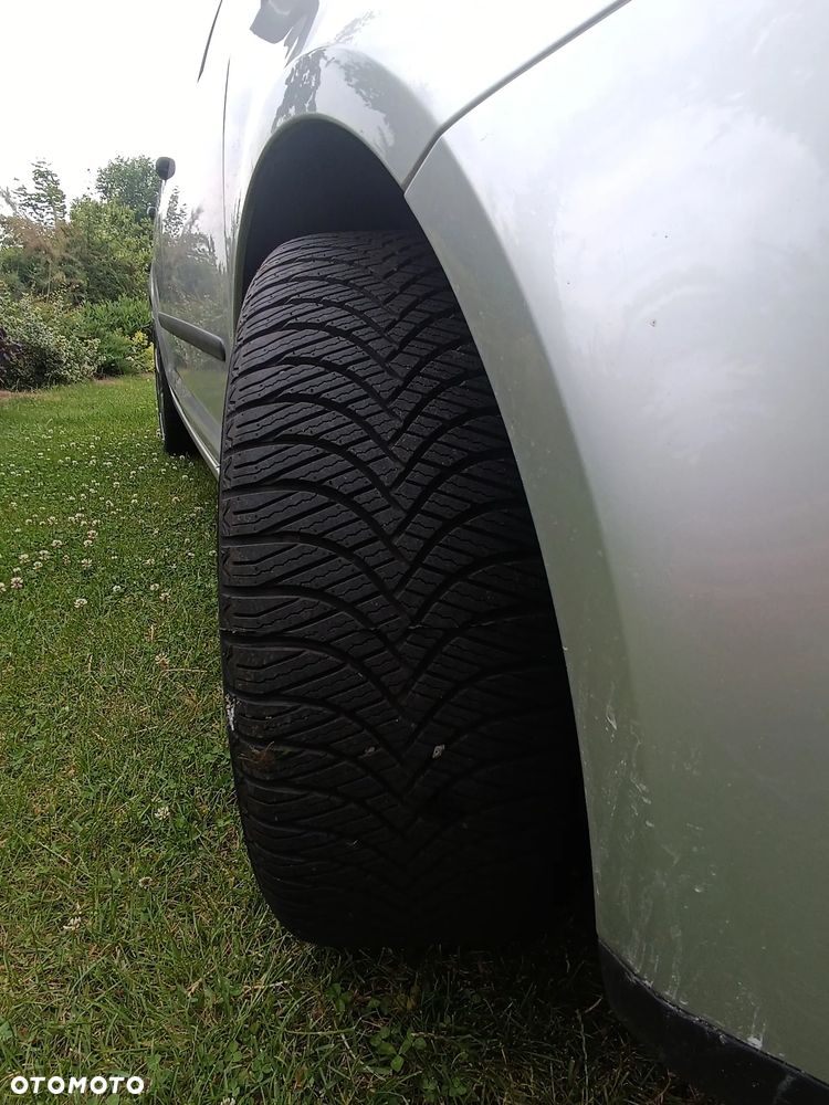 Volkswagen Golf Plus 1.9 TDI Edition - 25