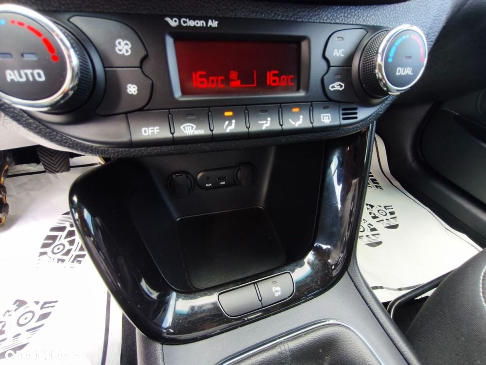 Kia Ceed - 12