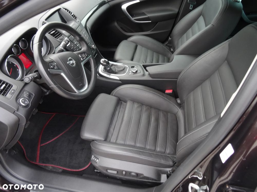 Opel Insignia 2.0 CDTI Sports Tourer - 11