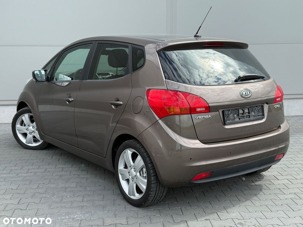 Kia Venga 1.6 CRDi 128 Fifa World Cup Edition - 5