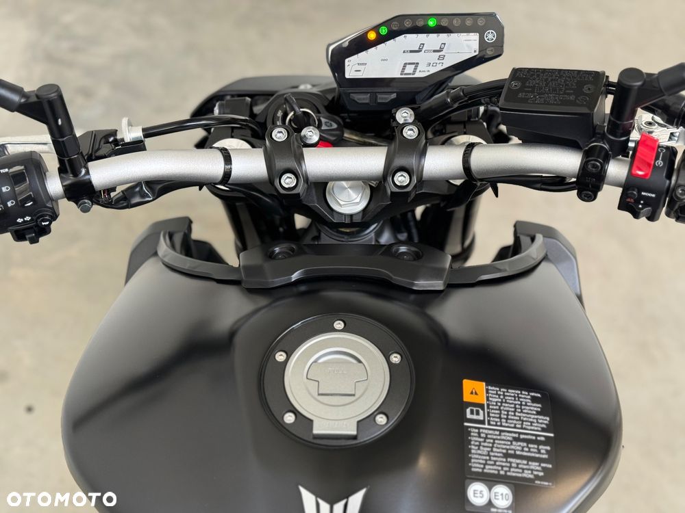 Yamaha MT - 22