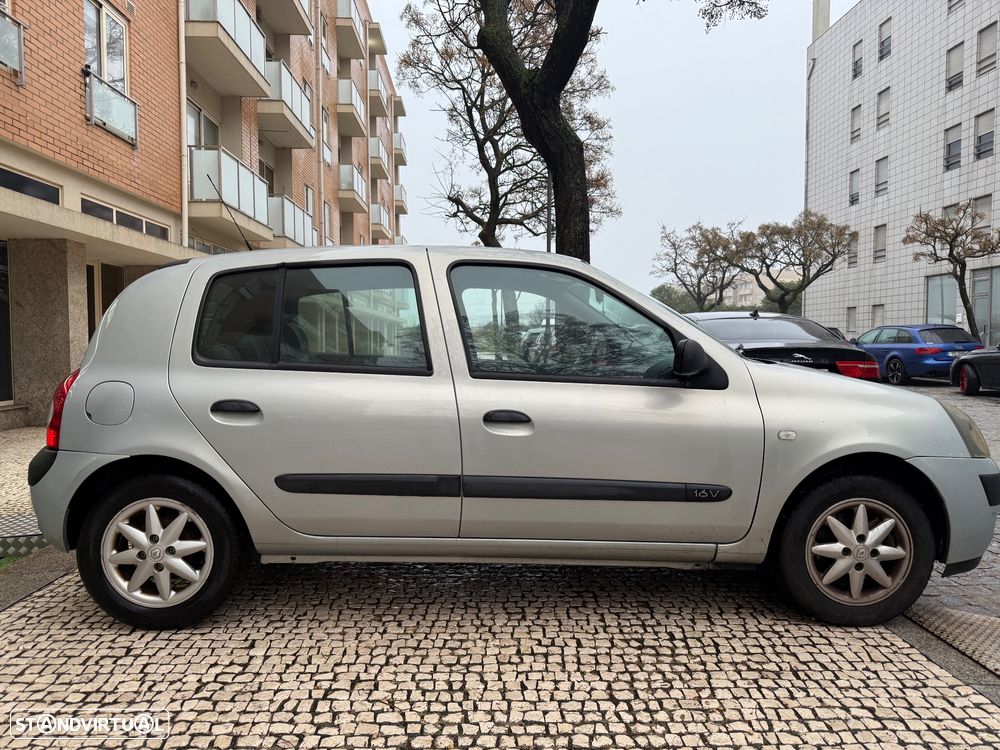 Renault Clio 1.2 16V Confort - 7