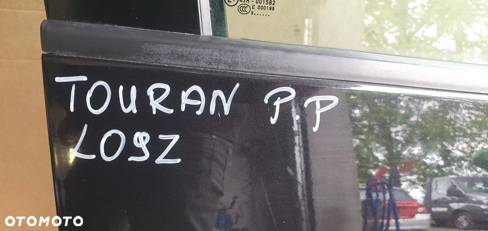 Drzwi prawy przód przednie prawe VW Touran 1T0 LC9Z - 9