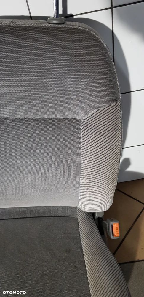 Ford Maverick Terrano II Fotel Prawy Przód - 4