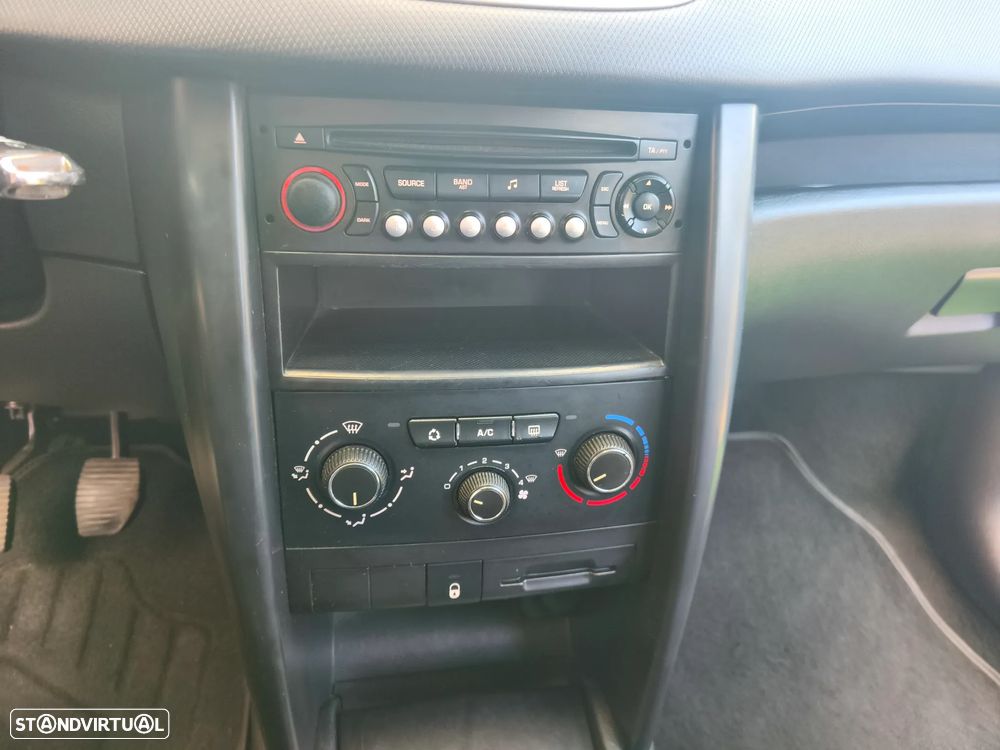 Peugeot 207 1.4 HDi Premium - 8