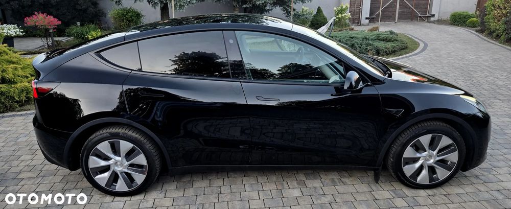 Tesla Model Y Long Range Dual Motor AWD - 9