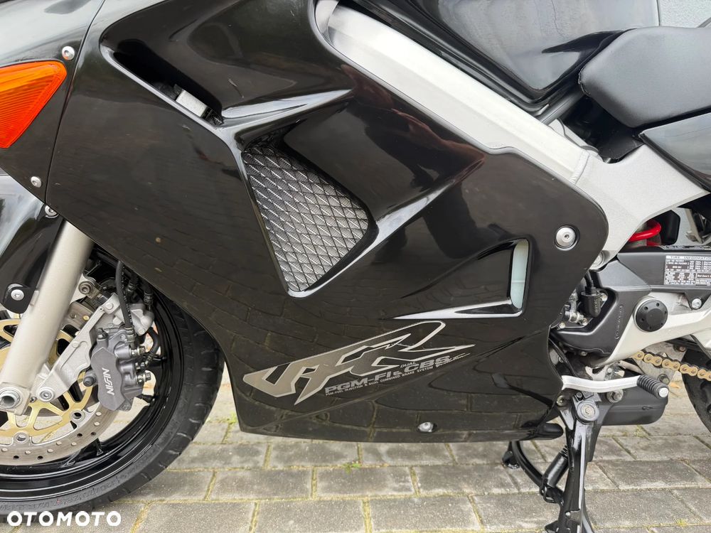 Honda VFR - 34
