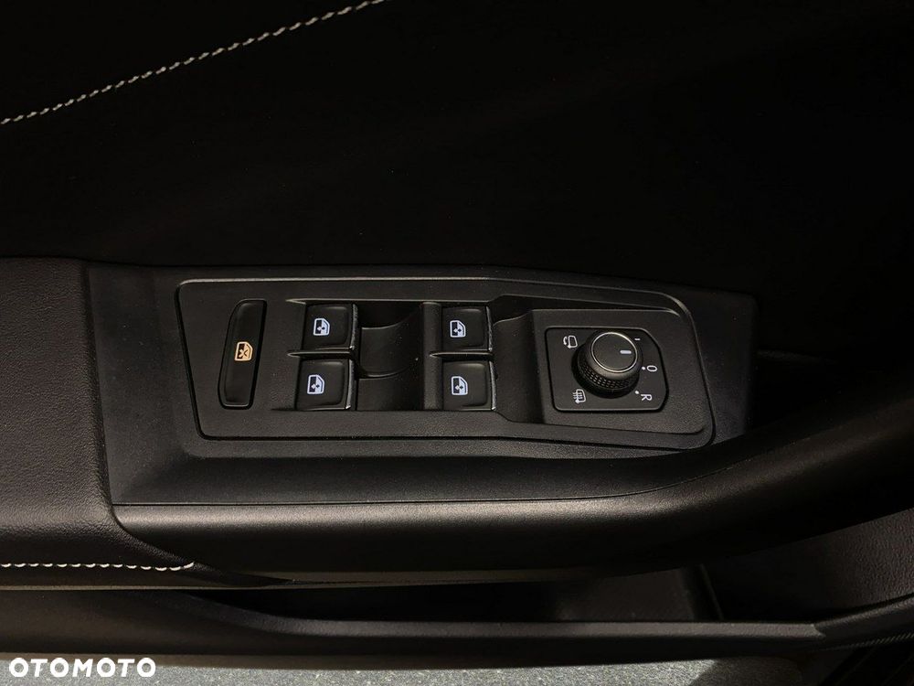 Volkswagen T-Roc - 39