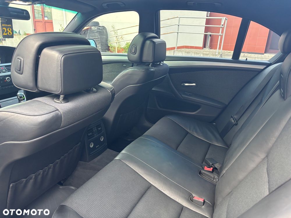 BMW Seria 5 530d Edition Exclusive - 16