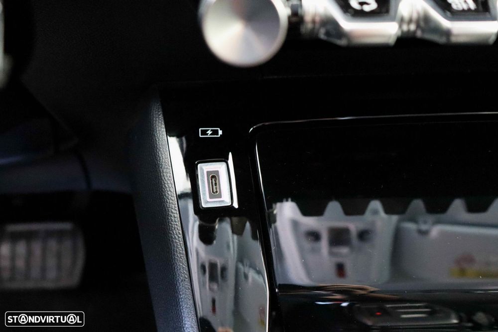 Peugeot 208 1.2 Hybrid Allure e-DCS6 - 34