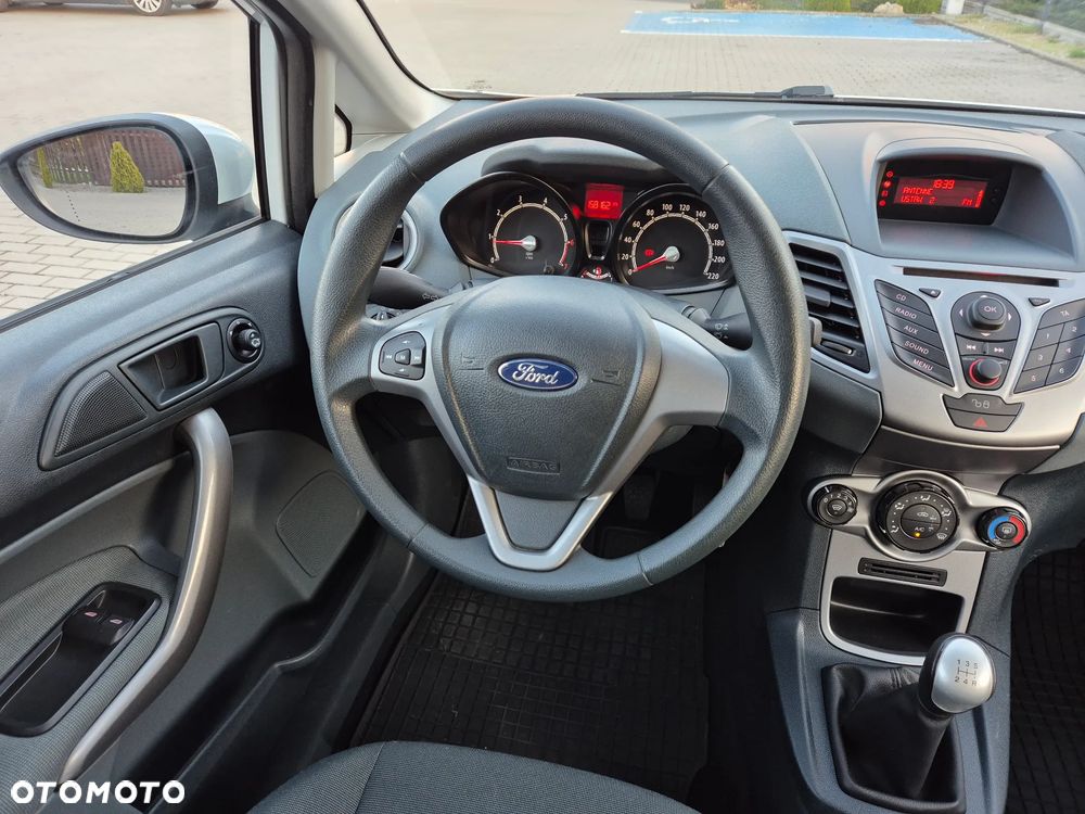 Ford Fiesta 1.25 Champions Edition - 9