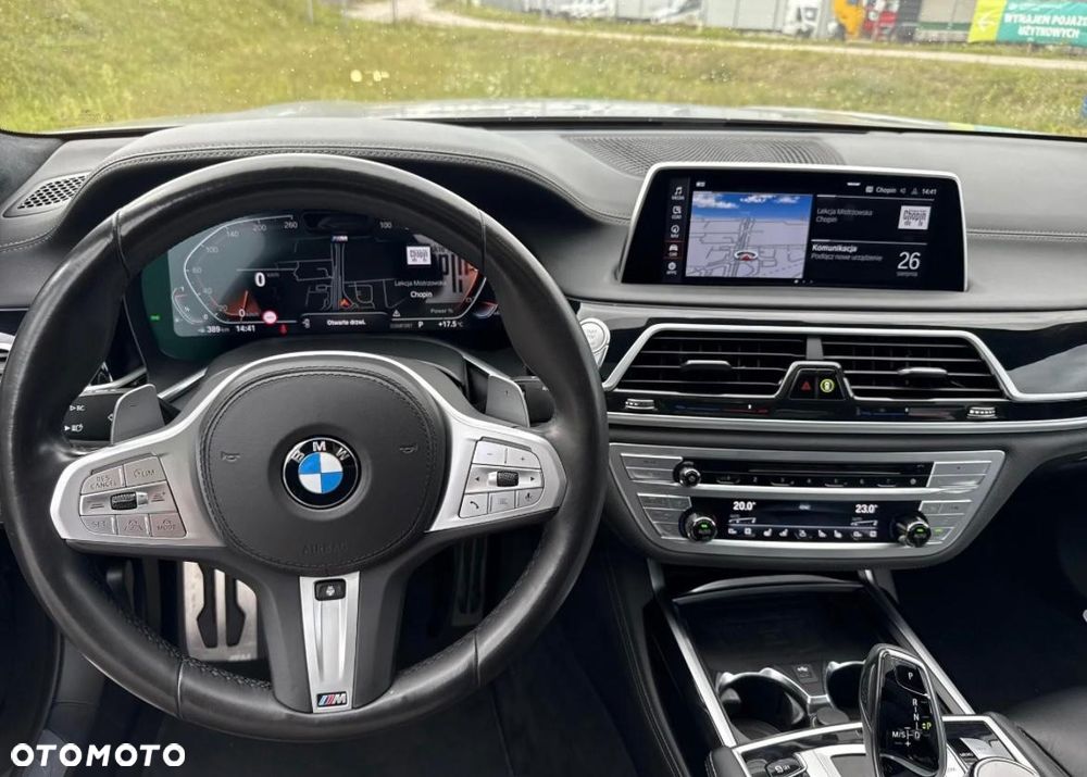 BMW Seria 7 750i xDrive sport - 12