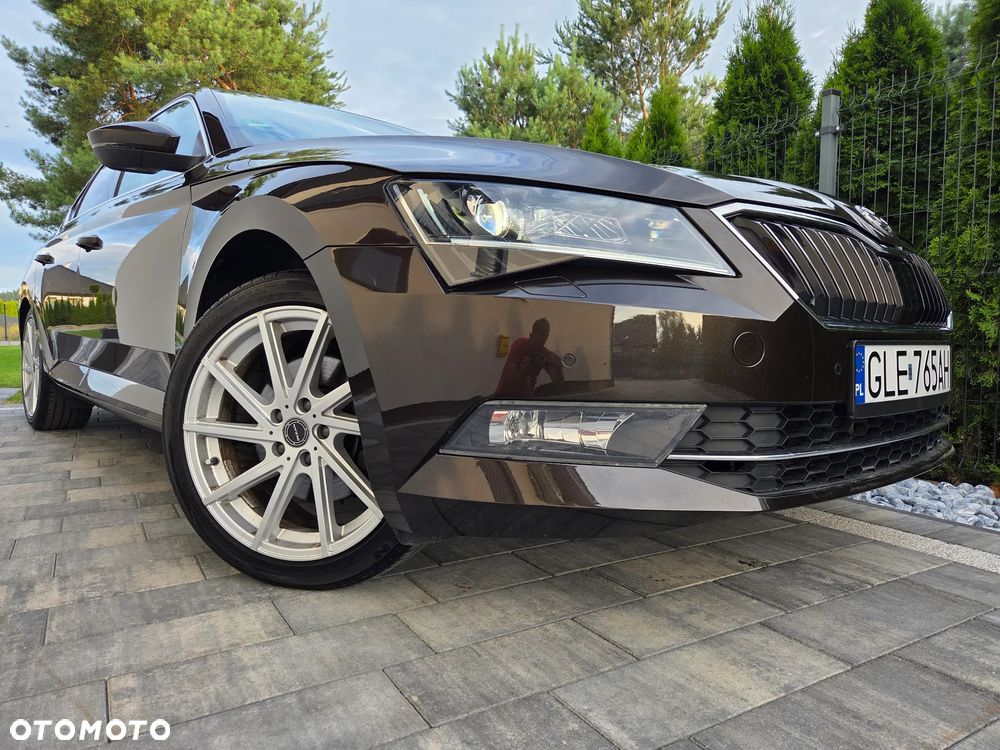 Skoda Superb 2.0 TDI DSG Premium Edition - 1