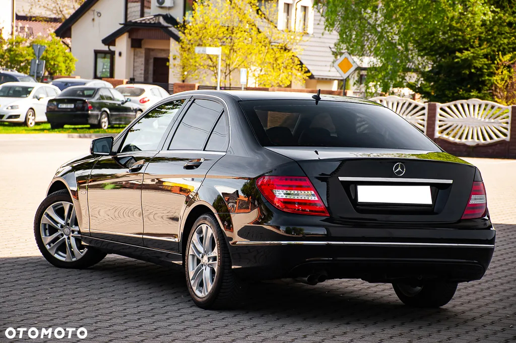 Mercedes-Benz Klasa C 180 T BlueEFFICIENCY Avantgarde - 14