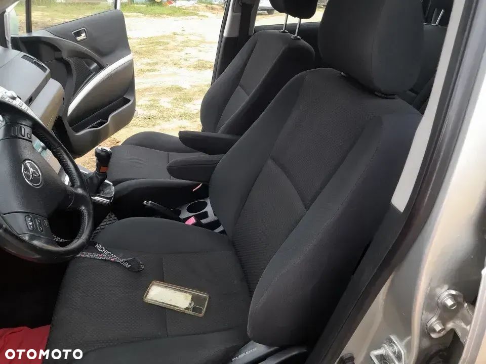 Toyota Corolla Verso 1.8 Prestige 7os - 28