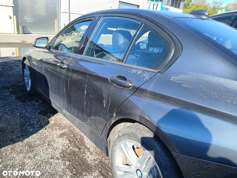 BMW Seria 3 328i xDrive - 10