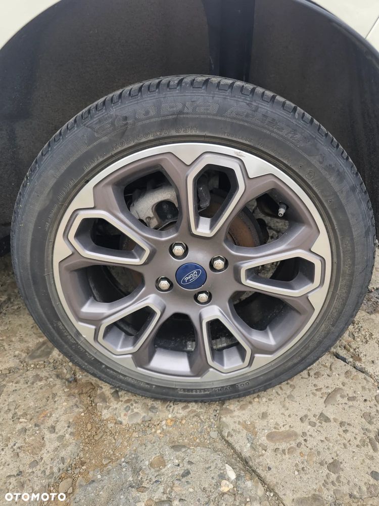 Ford EcoSport - 30