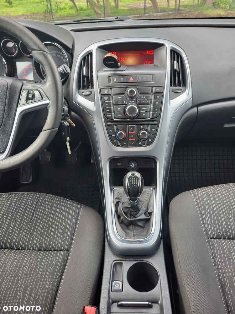 Opel Astra GTC 1.4 Turbo - 22