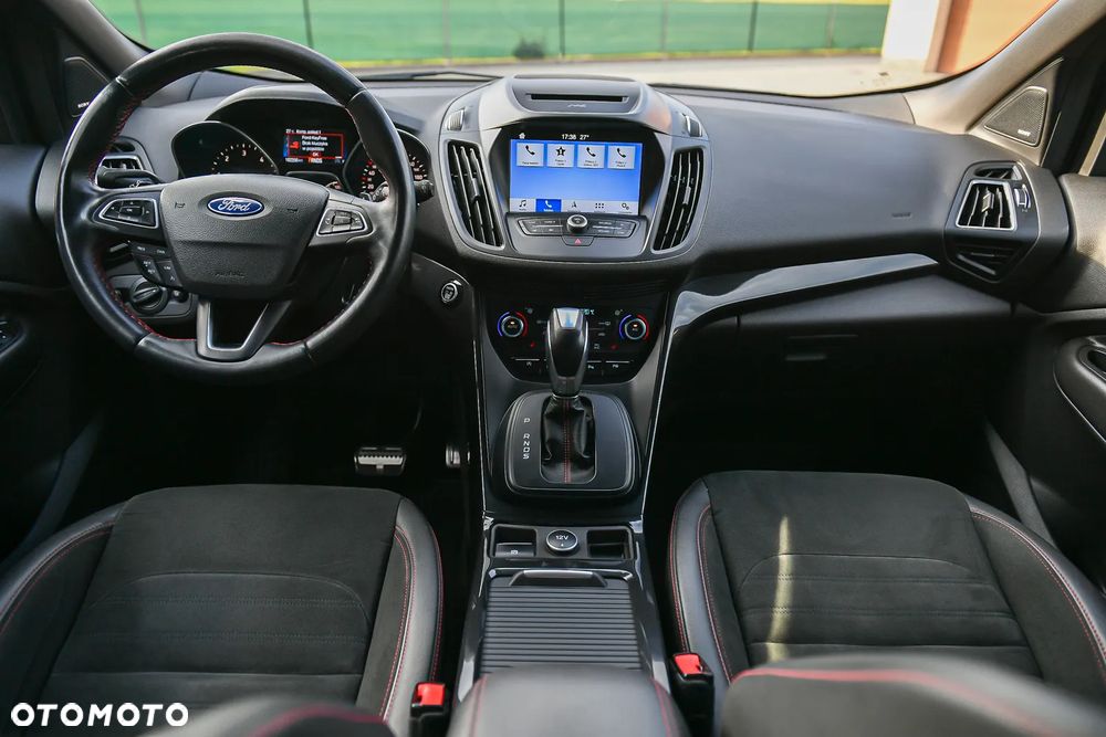 Ford Kuga 2.0 EcoBlue 4x4 ST-LINE - 24