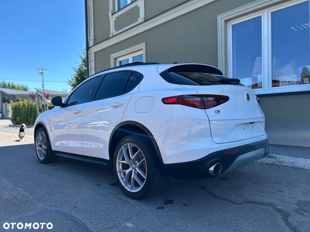 Alfa Romeo Stelvio 2.0 Turbo 16V AT8-Q4 Veloce Ti - 5