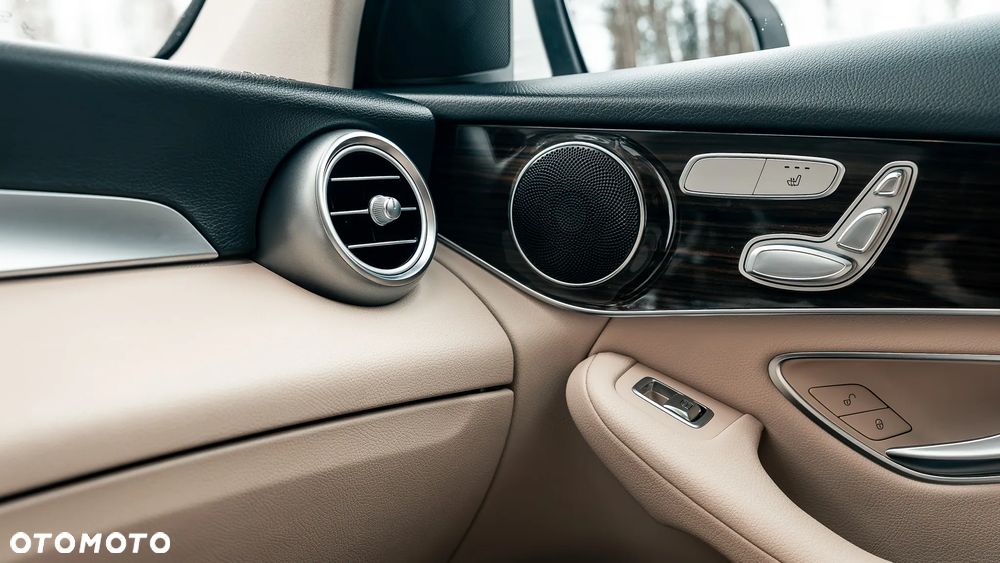 Mercedes-Benz GLC - 30