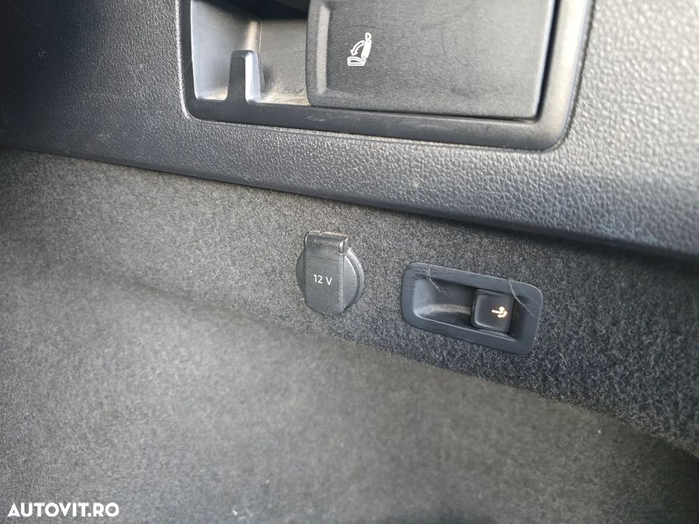 Volkswagen Passat Variant 2.0 TDI DSG R Executive - 13