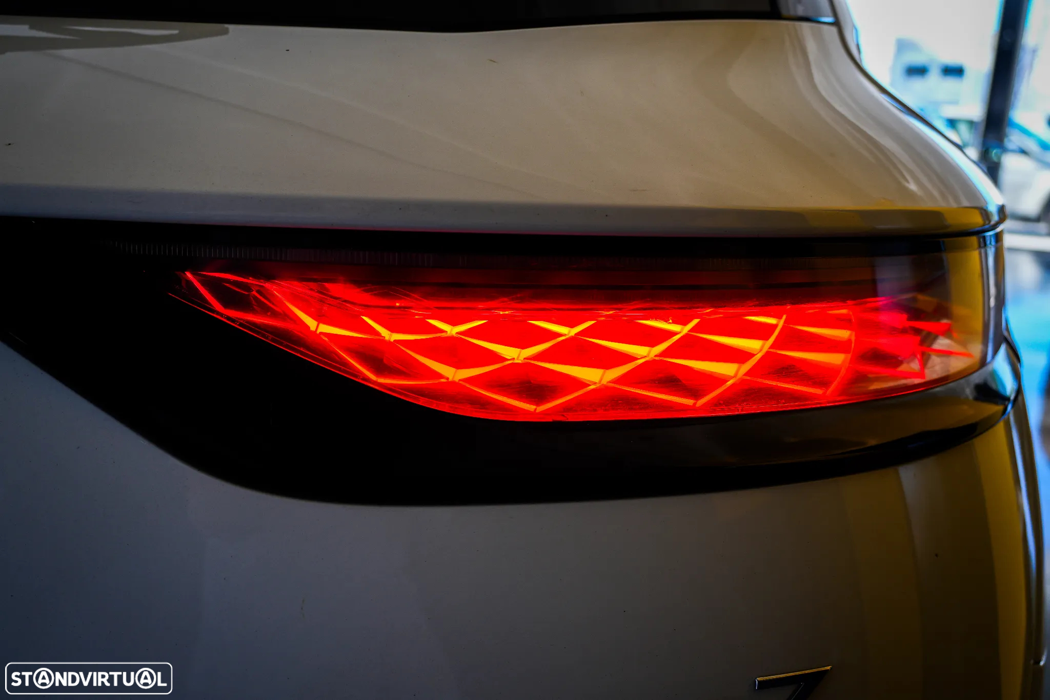 DS DS7 Crossback 2.0 BlueHDi Performance Line EAT8 - 7