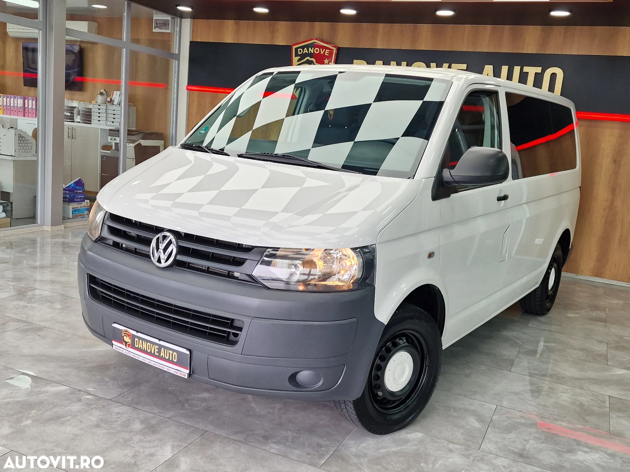Volkswagen Transporter - 9