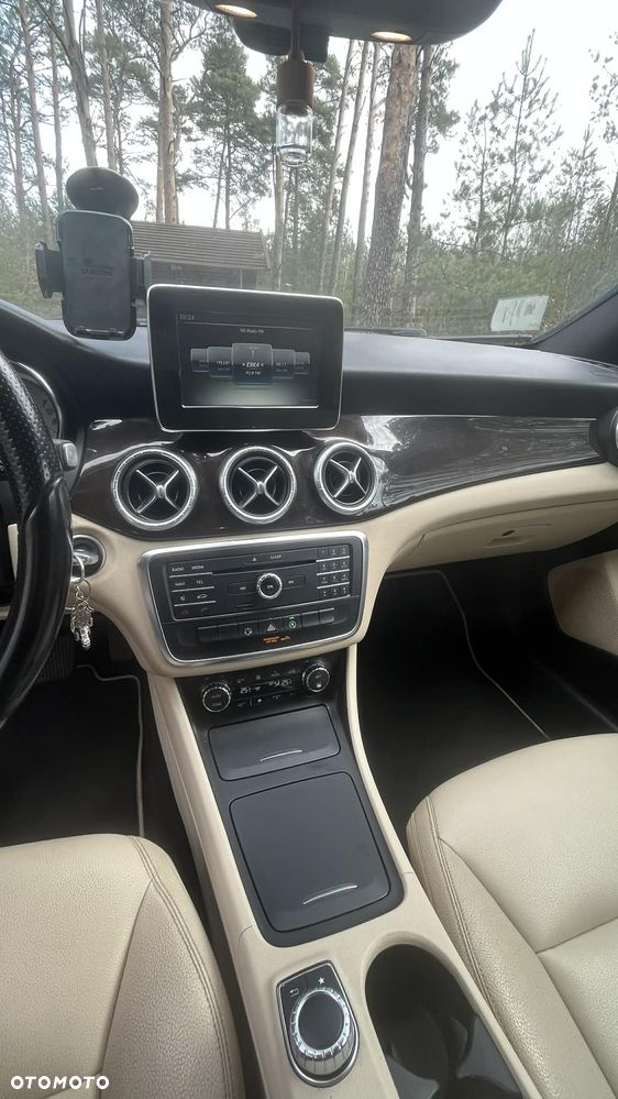 Mercedes-Benz CLA 250 4-Matic - 13