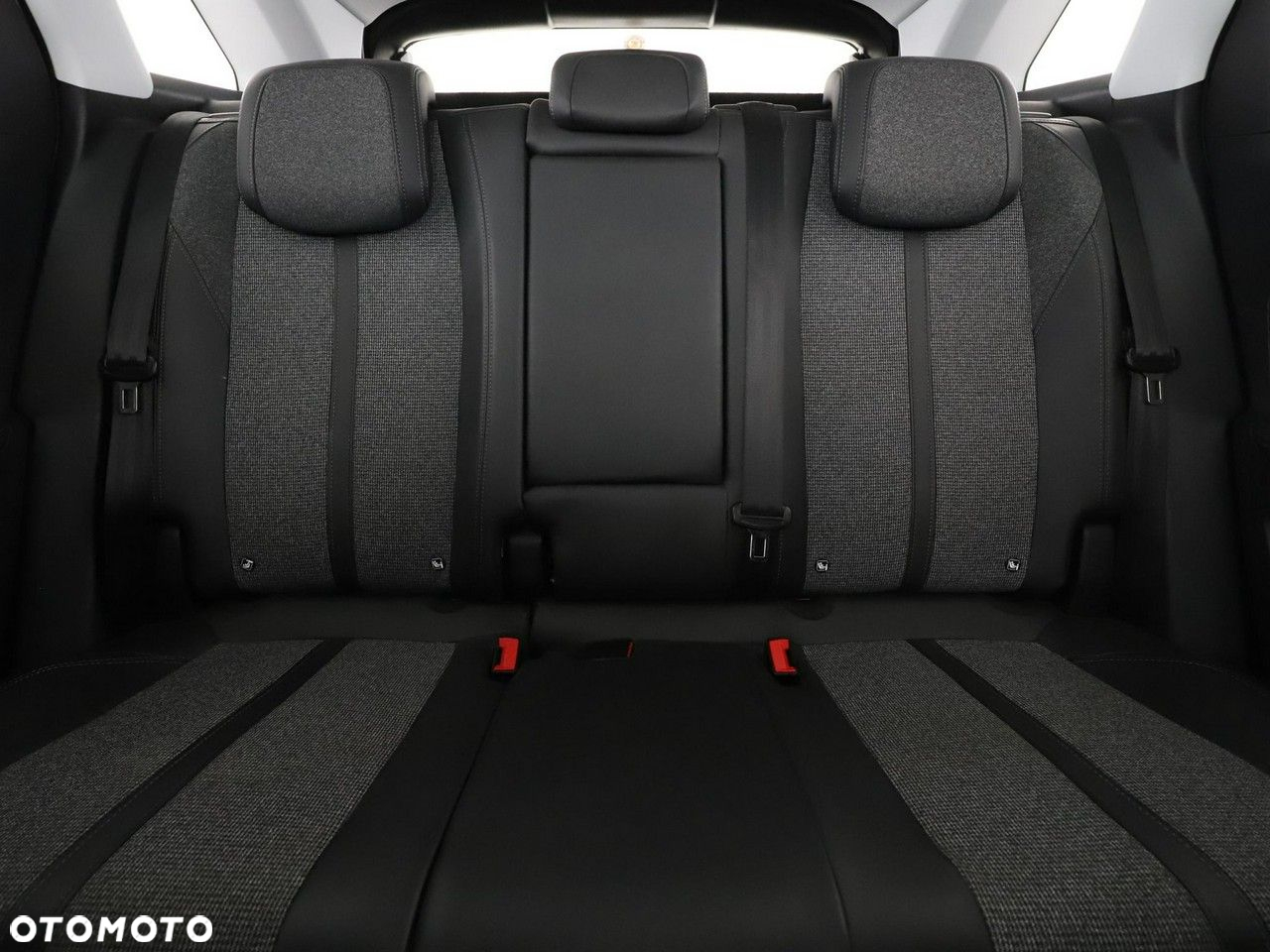 Peugeot 3008 1.2 PureTech Allure S&S EAT6 - 18