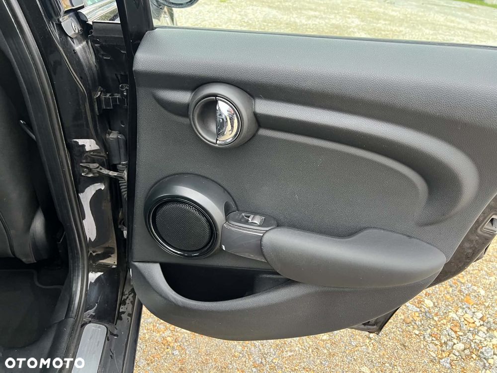 MINI ONE Classic Trim - 21