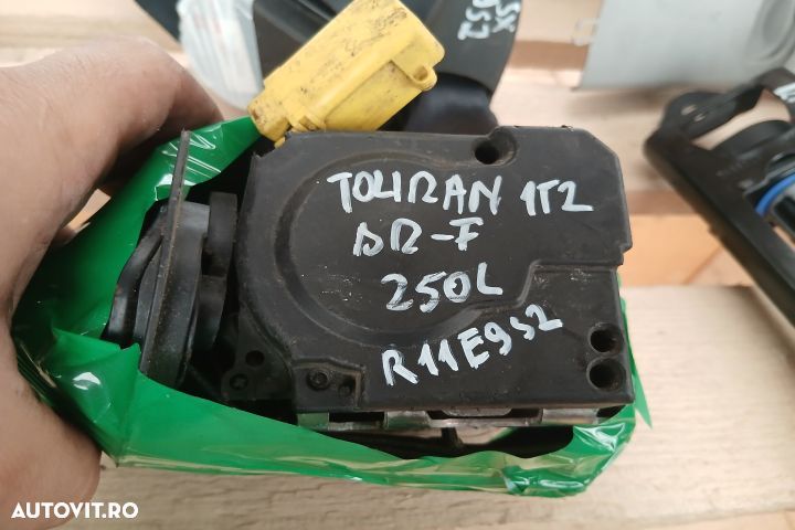 Centura siguranta fata dreapta 1T1857706A 1T1857706A Volkswagen VW To - 4