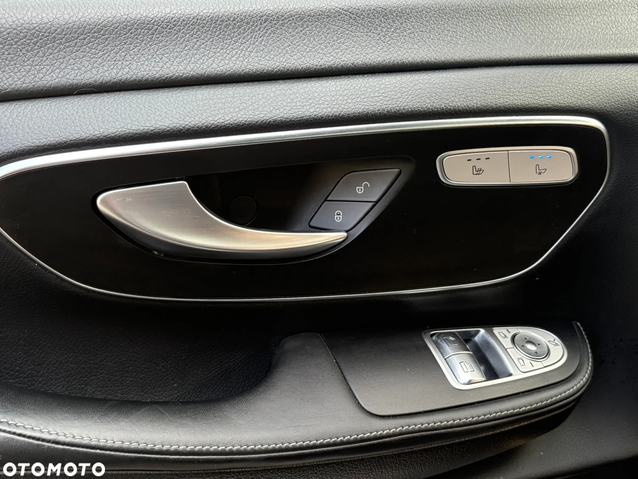 Mercedes-Benz Klasa V 300 d Exclusive 9G-Tronic (d³ugi) - 23