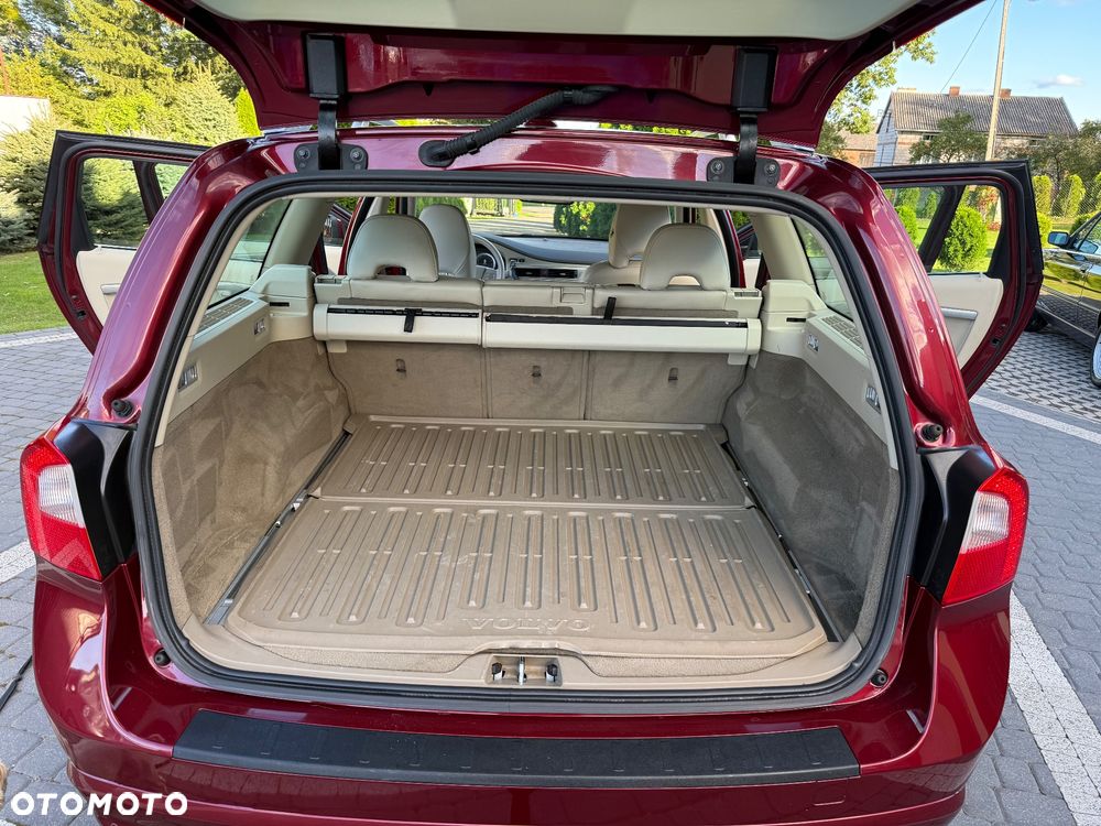 Volvo V70 2.0 Momentum - 28