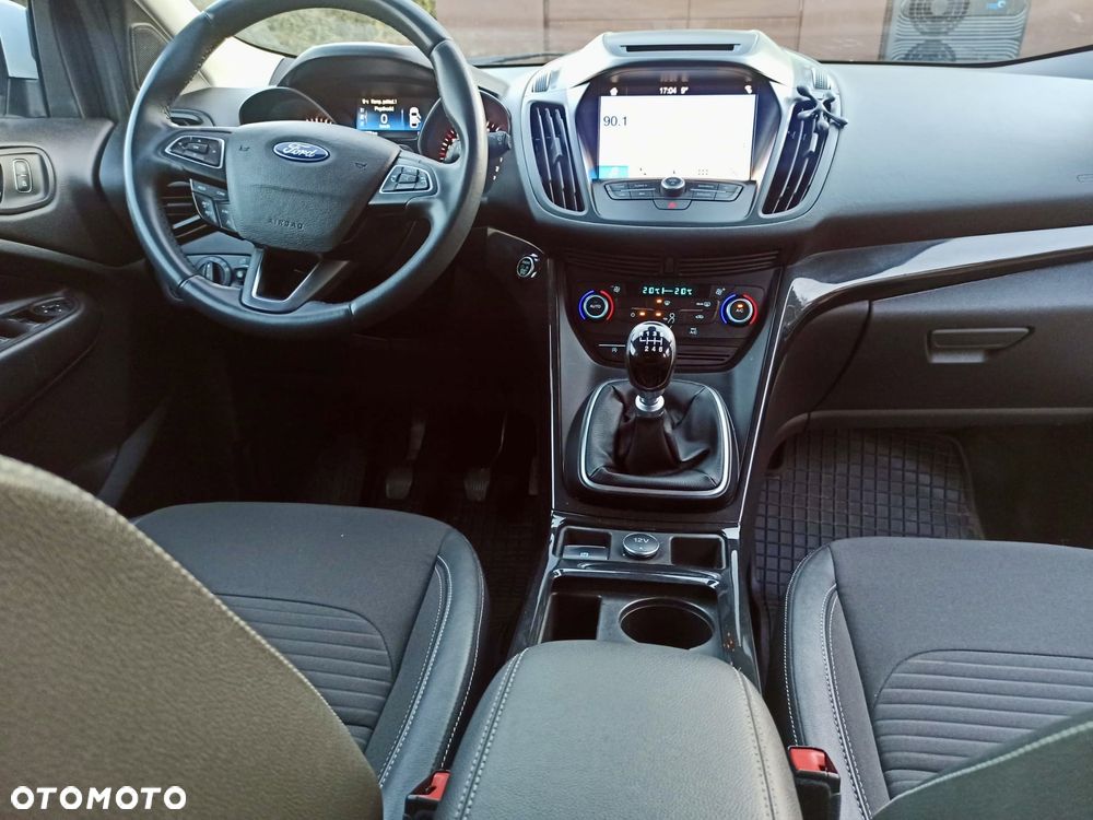 Ford Kuga - 12