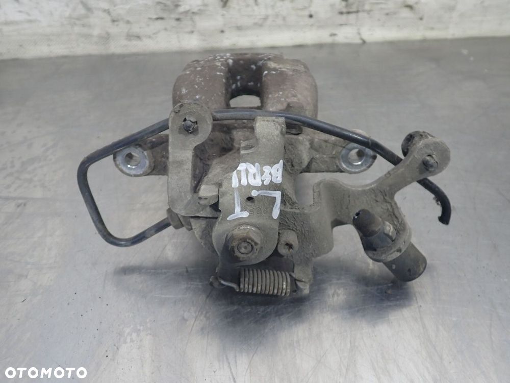 ZWROTNICA PIASTA LEWY PRZÓD RENAULT TRAFIC II 1.9 - 6