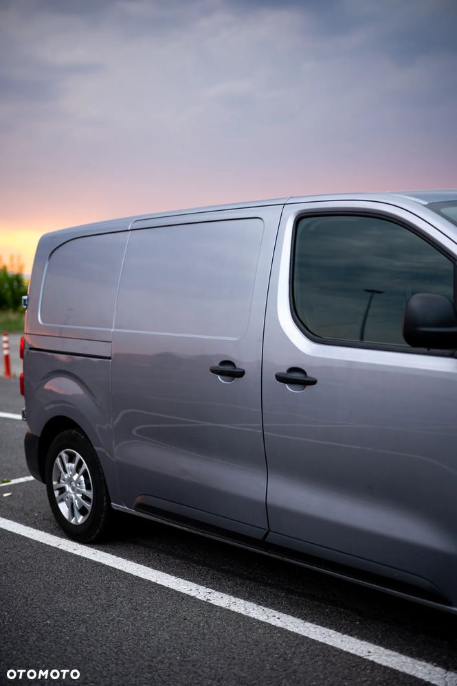 Opel Vivaro - 32