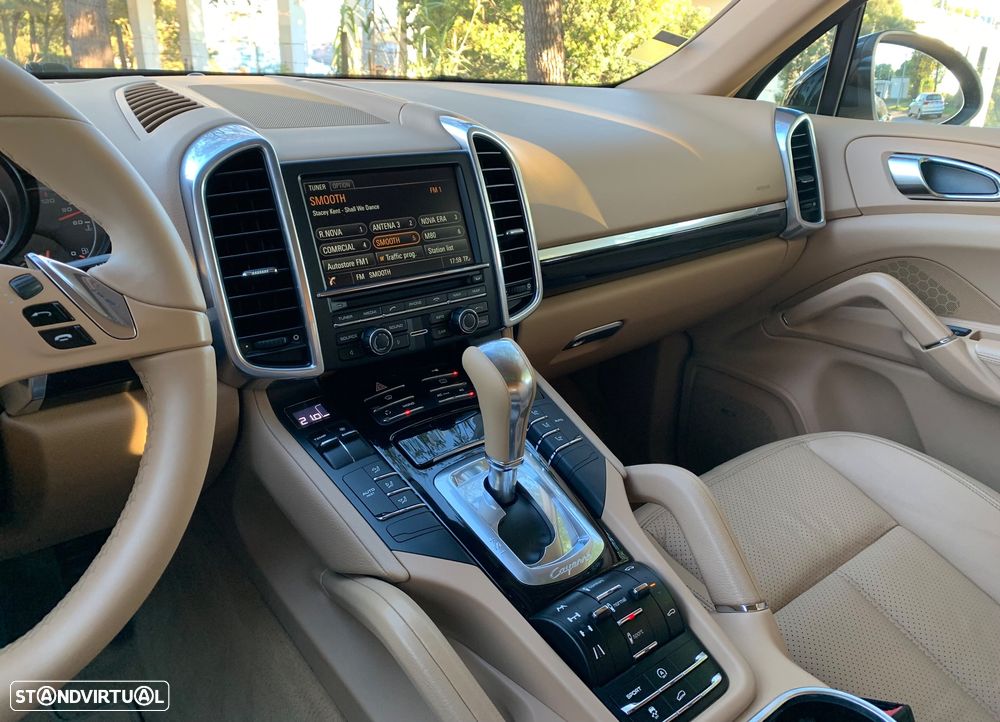 Porsche Cayenne - 21