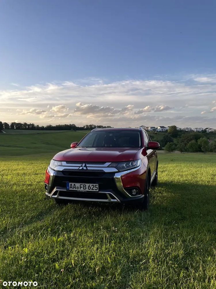 Mitsubishi Outlander 2.0 Intense + 4WD CVT - 5